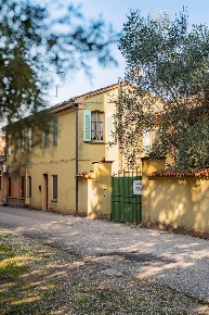 Foto Case semi ndipendenti a Borgo Virgilio Romanore di 310 m² con 9 locali