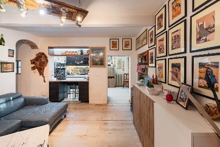 Foto Case semi ndipendenti a Borgo Virgilio Romanore di 310 m² con 9 locali