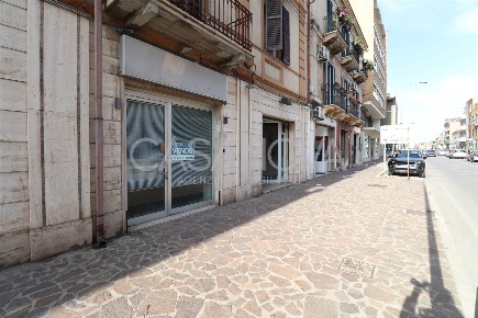 Foto Locale commerciale a Giulianova Centro di 40 m² con 1 locali