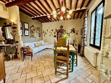 Foto Appartamento a Cecina Cecina Centro di 65 m² con 3 locali in vendita