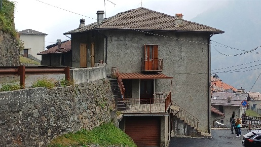 Foto Casa indipendente in VIA FONTANA, Paisco Loveno di 80 m² con 10 locali