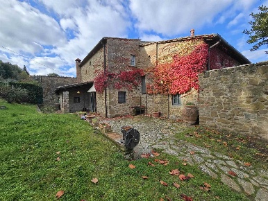 Foto Rustico in Via di Mezzano, Greve in Chianti di 130 m² con 4 locali