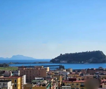 Foto Appartamento a Napoli Bagnoli di 78 m² con 4 locali in vendita