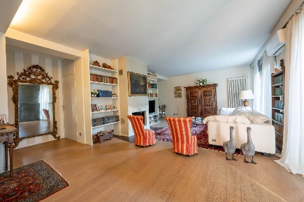 Foto Appartamento in via luisa del carretto 58 bis, Torino di 312 m²