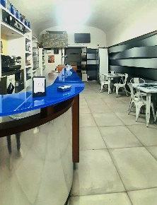 Foto Negozio in Via Roma  16, Carsoli Centro di 70 m² con 3 locali