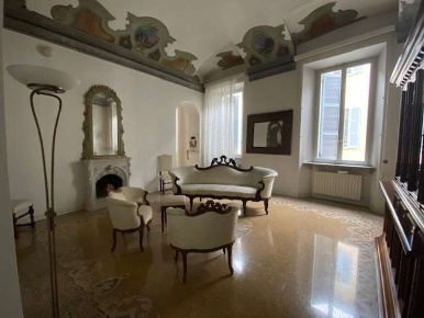 Foto Appartamento in Piazza Borgo, Piacenza Centro Storico di 250 m²