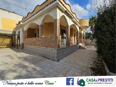 Foto Villa unifamiliare a Castel Volturno di 150 m² con 8 locali in vendita
