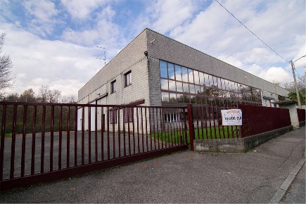 Foto Capannone industriale in Via Adamello 11, Locate Varesino di 710 m²