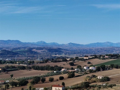 Foto Appartamento in Ungheria 127, Osimo Centro di 116 m² con 6 locali