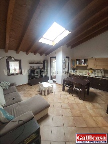 Foto Appartamento in Via Capitanio  14, Castelcovati di 120 m² con 3 locali