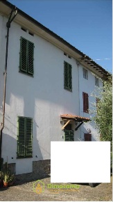 Foto Villa bifamiliare in Via dei Lombardi 122, Lucca di 120 m² all'asta