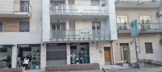 Foto Ufficio in Via bari 72/A, Gravina in Puglia di 120 m² con 4 locali
