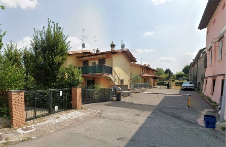 Foto Villa a schiera in Via Trento 24, Bedizzole Piazza di 133 m² all'asta