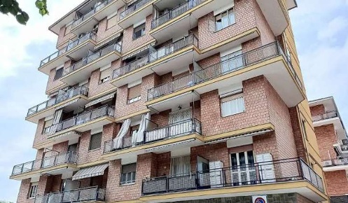 Foto Appartamento in Via Enrico De Nicola, Beinasco Centro di 68 m²