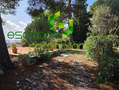 Foto Villa unifamiliare in Viale Epipoli, Siracusa Epipoli di 87 m²