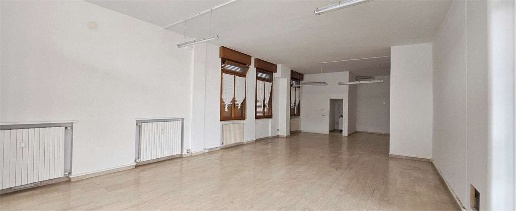 Foto Negozio in VIA CANALETTO 75/A, San Prospero Centro di 80 m² in affitto