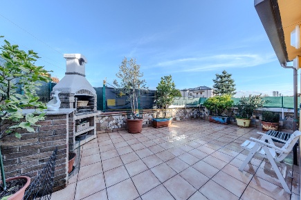 Foto Case semi ndipendenti in VIA FRANCESCO DE SANCTIS 18, Seregno Centro