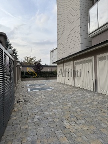 Foto Posti auto in Via Sostegno 3, Torino Parella di 17 m² con 1 locali