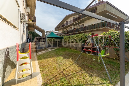 Foto Case semi ndipendenti in Via A. di Sangiuliano 42, di 110 m²