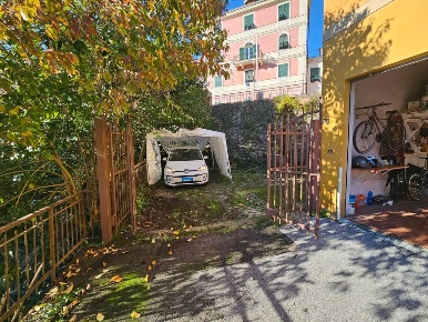 Foto Posti auto in Via Antonio Gavino  44 R, Campomorone Centro di 74 m²