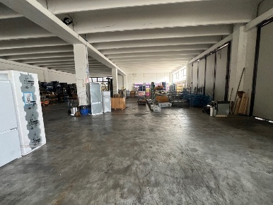 Foto Capannone industriale a Borso del Grappa di 900 m² in affitto