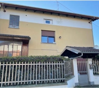 Foto Villa bifamiliare in Via dei Campi 43, Candelo di 320 m² con 11 locali
