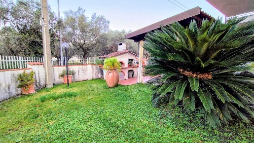 Foto Case semi ndipendenti a Fosdinovo di 110 m² con 5 locali in vendita