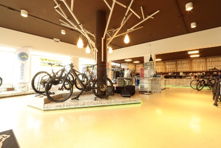 Foto Locale commerciale in viale della pace  169, Vicenza Meledo di 202 m²