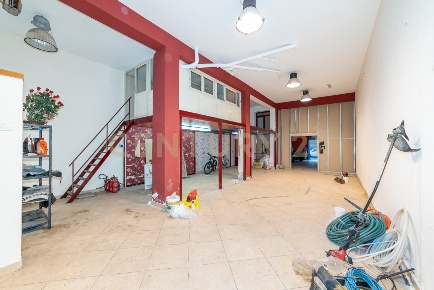 Foto Attività commerciale a Misterbianco Centro di 162 m² con 2 locali