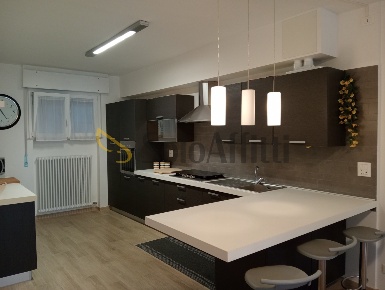 Foto Appartamento a Montemarciano di 125 m² con 6 locali in affitto