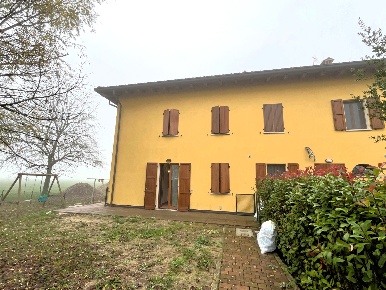 Foto Villa a schiera in Medicina: a 3 km dal paese, Medicina di 140 m²