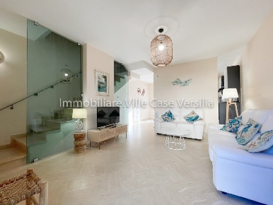 Foto Villa unifamiliare in Via Genova, Viareggio Città Giardino di 125 m²