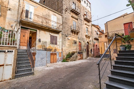 Foto Case semi ndipendenti in Via Longo 42 / 44, Enna Centro di 134 m²