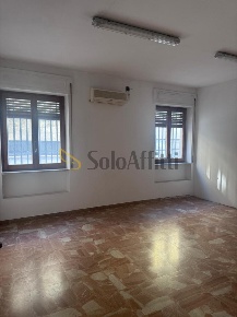 Foto Ufficio in Via Nazario Sauro, Pescara Porta Nuova di 90 m² in affitto