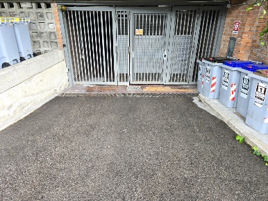 Foto Posti auto in Via Quieta, Perugia Centro di 19 m² con 1 locali