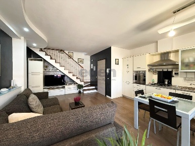 Foto Appartamento in Via pignedoli 41/2, Modena Villaggio Giardino di 85 m²