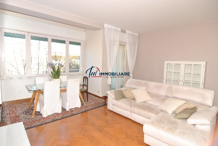 Foto Appartamento in Viale Fabbricotti 106, Livorno di 150 m² con 6 locali