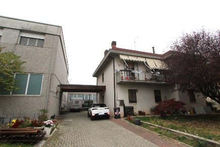 Foto Casa indipendente in Via Provinciale Est, Valsamoggia Bazzano