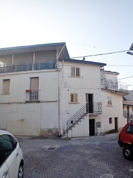 casa indipendente in vendita a Guardiagrele in zona Caporosso