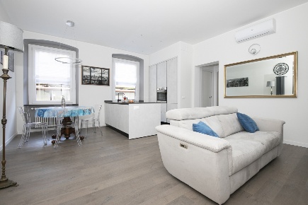 Foto Appartamento in Via Caffa, Genova Foce di 113 m² con 7 locali