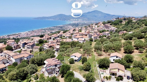 Foto Villa singola in Via dei Carrubi snc, Ascea di 134 m² con 5 locali