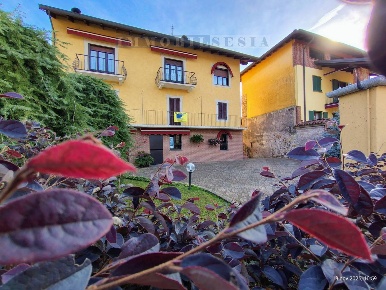 Foto Appartamento in VIA peccia 21, Sostegno Centro di 95 m² con 4 locali