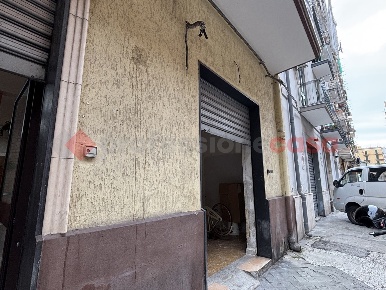 Foto Laboratorio in Via Flli Mellone 35, Taranto Tre Carrare di 111 m²