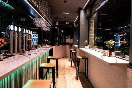 Foto Bar in repubblica, Arona Centro di 180 m² con 2 locali in vendita