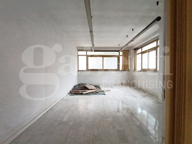 Foto Appartamento a Carrara Centro di 178 m² con 5 locali in vendita