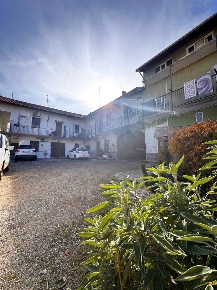 Foto Appartamento in Via Vittorio Veneto 7, Carbonate Centro di 212 m²