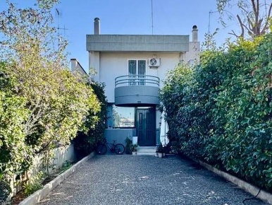 Foto Villa a schiera in Via Bari  393, Valenzano di 150 m² con 4 locali