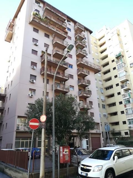 casa indipendente in vendita a Palermo in zona San Lorenzo