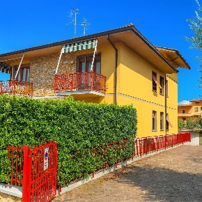 Foto Appartamento a Uzzano di 160 m² con 8 locali in vendita
