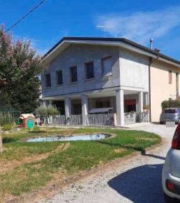 Foto Case indipendenti in Via Zero Branco, Mogliano Veneto Centro di 387 m²